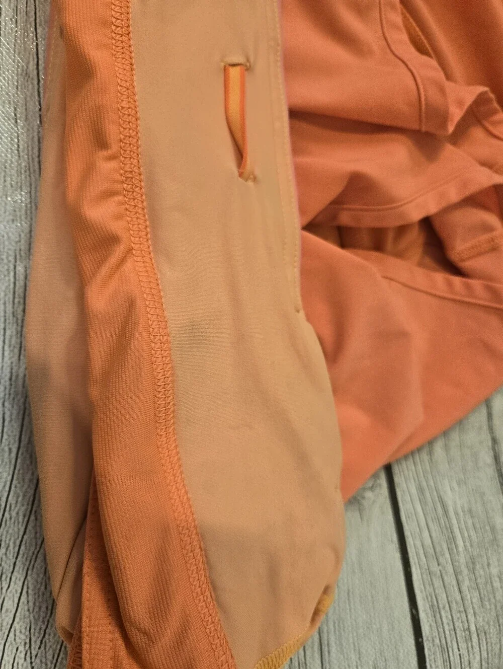Lululemon Run Speed Shorts Coral Orange Pink Waistband Size 10 Zip Pocket